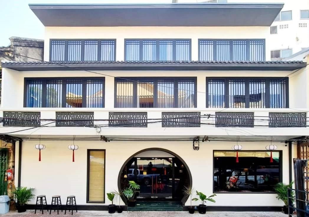 Caiyong Hometel & Cafe'S Studio Банкок Екстериор снимка